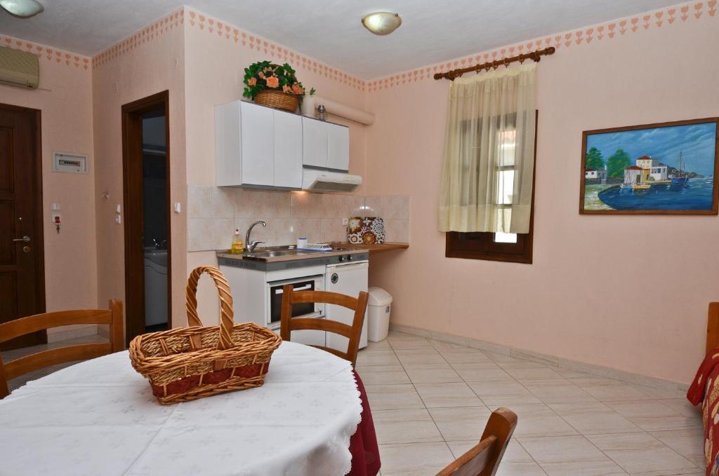 Aris Junior Studio & Apartments Neo Klima Rum bild