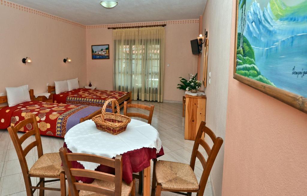Aris Junior Studio & Apartments Neo Klima Rum bild